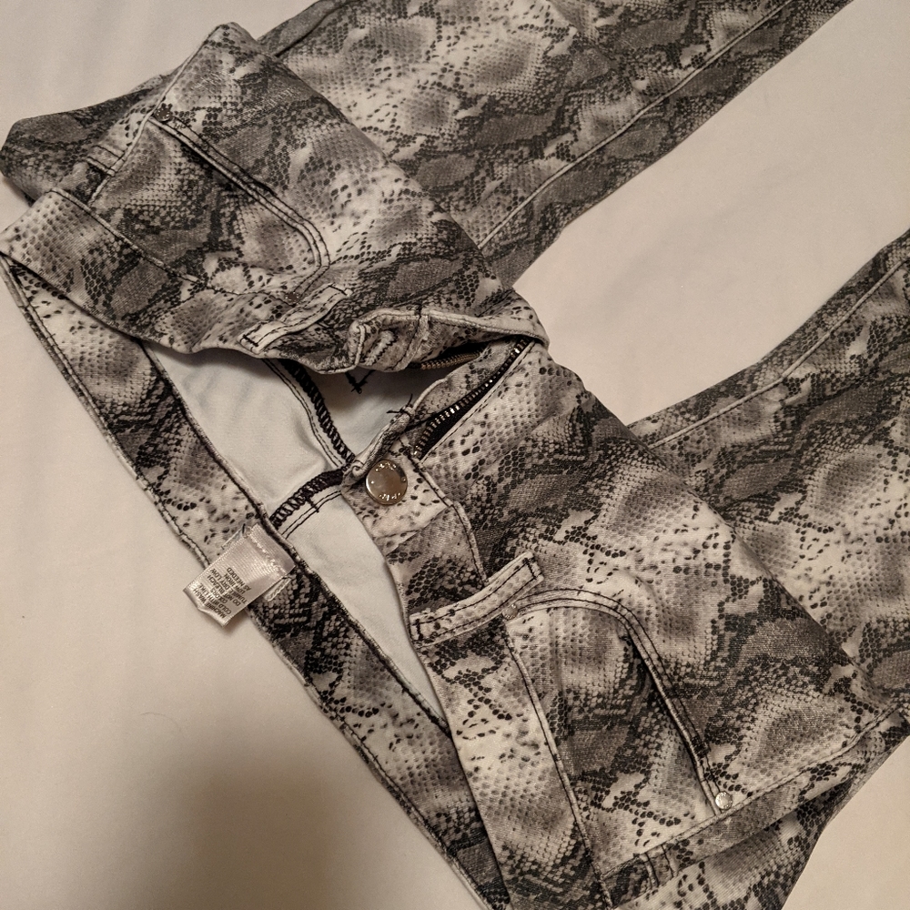 Cache 🎉HP🎉Jeans - Picture 6 of 9